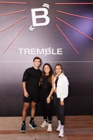 Alejandro Cimentada, Dhiara Hernández y Dhayra Hernández.