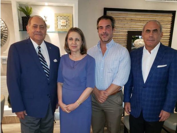 Antonio Alma, Clara Reid de Frankenberg, Julio Zeller y  Emilio Haspen.