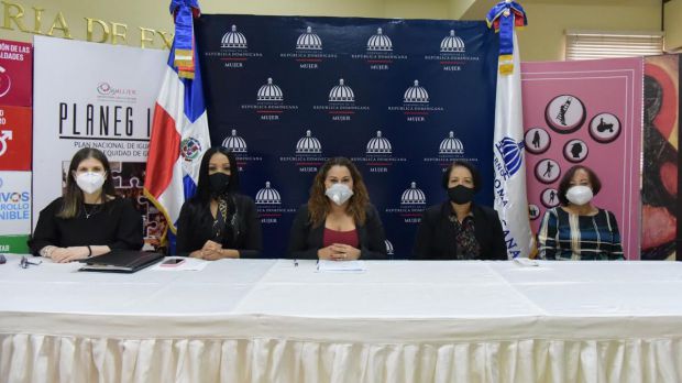 Carolin Alvarado, Juana Damaris José Cáceres, Mayra Jiménez y Elisa Sánchez.
