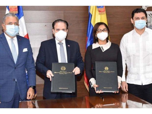 República Dominicana y Colombia renuevan por dos años acuerdos de cooperación.