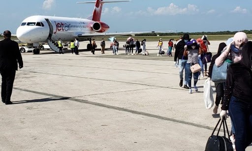 El grupo arribó por el Aeropuerto Internacional de Las Américas (AILA) y 'deberá cumplir con las medidas sanitarias preventivas.