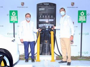 Porsche Center Santo Domingo se une a la red de estaciones de carga eléctrica Evergo