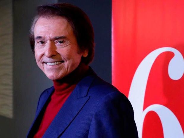 Raphael presentó su esperado disco donde celebra 60 años en los escenarios.