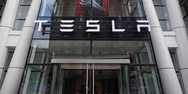 En 11 meses en 2020, la capitalización bursátil de Tesla se multiplicó por cinco a pesar de la crisis causada por la pandemia durante gran parte del año.