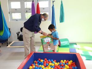 Embajador de Israel realiza donaciones al Centro de la Diversidad Infantil y la Fundación “Mi Milagro Isanely” en Punta Cana