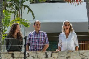 Fotografía de archivo de los opositores venezolanos Claudia Macero (i), Pedro Uchurrurtu (c) y Magalli Meda, asilados en la Embajada de Argentina en Caracas (Venezuela). EFE/ Henry Chirinos ARCHIVO