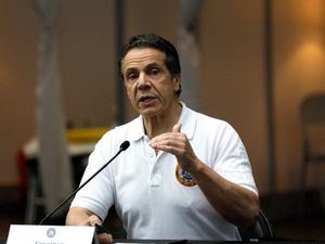 En la imagen un registro del gobernador del estado de Nueva York, Andrew Cuomo, quien presentó este martes un programa para 'devolver la vida' a la cultura.