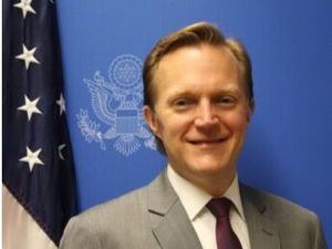 Robert W. Thomas asume funciones como encargado de negocios, a.i. de la Embajada de los Estados Unidos