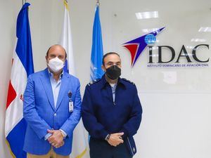 Comandante general de la fuerza área dominicana visita director general del IDAC