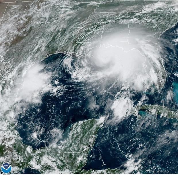 Fotografía satelital cedida por la Oficina Nacional de Administración Oceánica y Atmosférica (NOAA) de Estado Unidos por vía del Centro Nacional de Huracanes (NHC) donde se muestra la localización del huracán Sally en el golfo de México este lunes a las 15:21 hora local (19:21 GMT).