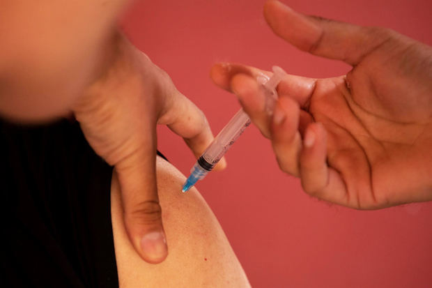 Pese a la vacunación, Chile anota la segunda peor cifra de contagios en la pandemia