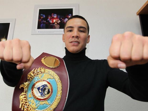 El boxeador mexicano Óscar Valdez.