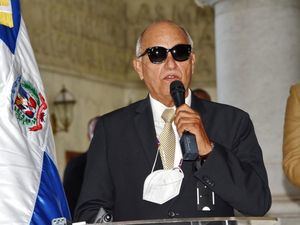 El gobernador del Faro a Colón, Ramón Oscar Mejía pronunció unas
breves palabras.