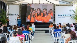 En el marco del Día Internacional de la Mujer, la empresa Barrick Pueblo Viejo realizó un encuentro con mujeres jóvenes de la provincia Sánchez Ramírez