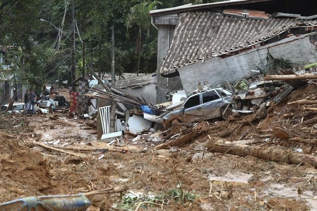 Fotografía de una zona afectada por las fuertes lluvias hoy, en el distrito de Juquehy, en la ciudad de Sao Sebastiao, en el litoral del estado de Sao Paulo, Brasil.