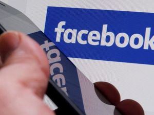 Activistas y políticos de EE.UU. piden a Facebook más moderación en español