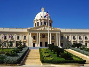 Poder Ejecutivo designa una comisión de abogados para tratar el Código Penal