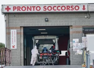 Italia suma 10.386 casos y supera los tres millones de vacunas administradas