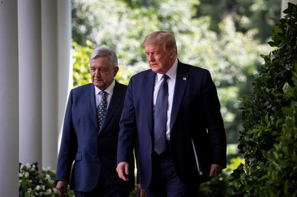 El presidente de EE.UU., Donald J. Trump, junto a su homólogo mexicano, Andrés Manuel López Obrador, en la Casa Blanca, este 8 de julio de 2020. 