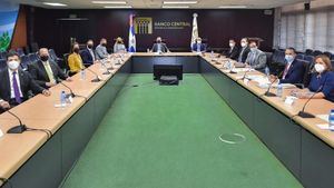 Valdez Albizu y nueva junta directiva del CONEP conversan sobre las perspectivas de la economía dominicana para 2021
