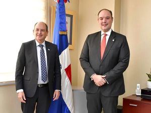 Embajador de Israel realiza visita de cortesía al senador José del Castillo