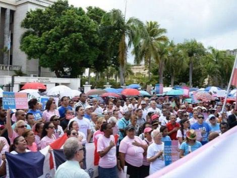 Evangélicos se suman a la marcha de la Iglesia católica en contra del aborto.