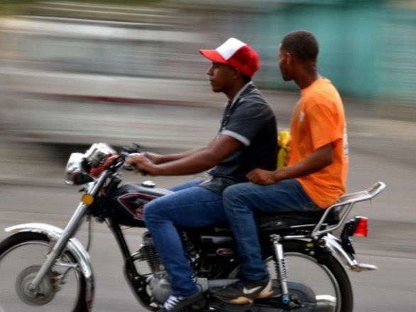 El Gobierno identificará a los motoristas como parte del Plan de Seguridad.