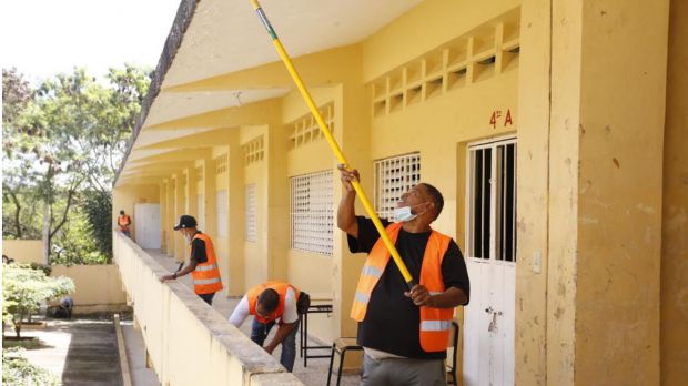 Remozamiento del Liceo Gregorio Luperón, Pedro Bran.