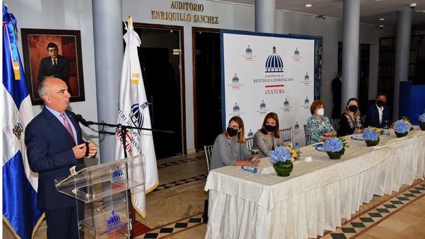 Gianluca Grippa, embajador de la Unión Europea en la República Dominicana, durante su alocución. 