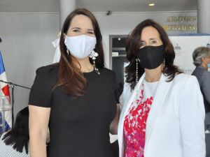 Angie Martínez, embajadora dominicana en Jamaica, y Dolores Escobar, directora de Relaciones con el Caribe del Ministerio de Relaciones exteriores. 