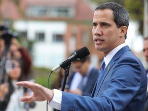 El líder opositor de Venezuela Juan Guaidó da positivo por covid-19