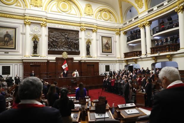 El presidente del Congreso peruano José Williams Zapata (c-i) en una fotografía de archivo.
