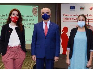 Save The Children realiza encuentro de Mujeres