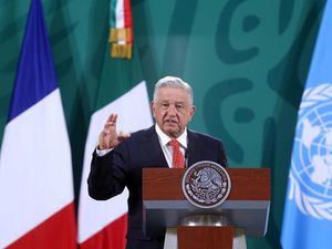 Presidente de México siente 