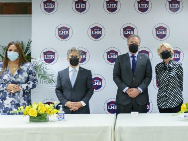 Julia Muñiz, Ernesto Portillo, Antón Tejeda, Maureen Tejeda.