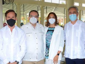 Hugo Perez, Ángel García, Josefina Pichardo y Fernando Castillo.