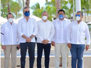 José Ignacio Paliza, Luis Abinader, Matías Colombo, David Collado y Antonio Espaillat.