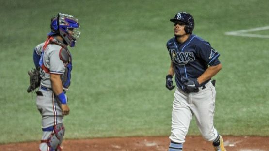 Willy Adames decidió triunfo de Rays con jonrón; Peralta triunfa.