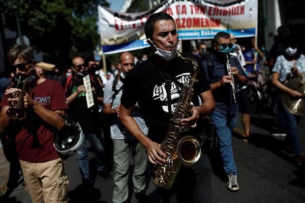 Los colectivos de trabajadores de la cultura calificaron además de 'ilógica' la decisión gubernamental que prohíbe los conciertos en espacios abiertos.