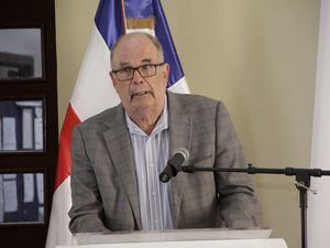 Roberto Cassá, director del AGN.