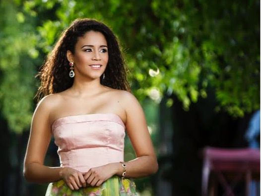 Stephany Ortega joven soprano dominicana se presenta en la ciudad de Wuhan.