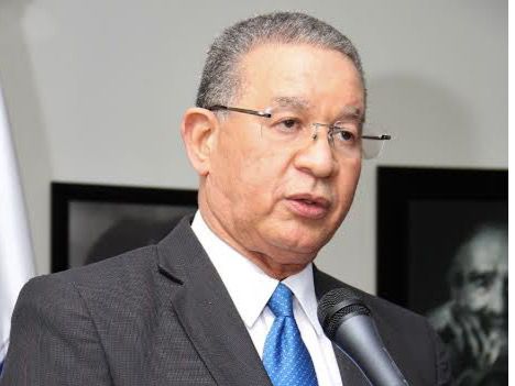 Rafael Peral Romero, director de la Biblioteca Nacional Pedro Henríquez Ureña; Wilson Gómez Ramírez, ex-director nacional de Registro de Títulos, y Jorge A. Subero Isa, ex-presidente la Suprema Corte Justicia.