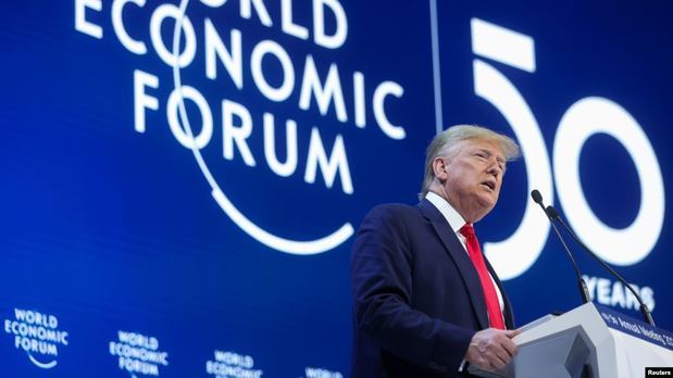 El presidente Donald Trump habló en el Foro Económico Mundial de Davos, Suiza, el martes, 21 de enero de 2020 y destacó los logros de la economía estadounidense bajo su administración.