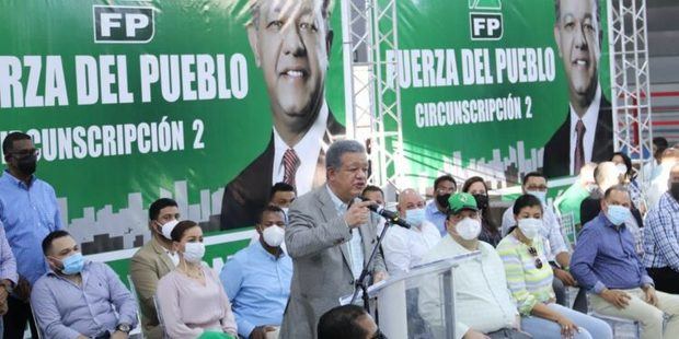 Leonel Fernandez califica de memorable jornada de visita de tres días a Santiago.