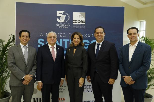 Fernando Lama, Miguel Lama, Mercedes Carmen Capellán, Edwin Pereyra y Miguel André Lama Capellán.