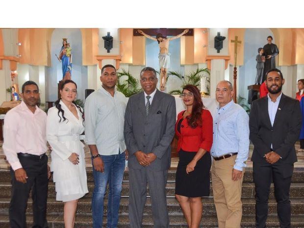 El presidente de ADEIA, Pablo Taveras, junto a los miembros de la directiva.