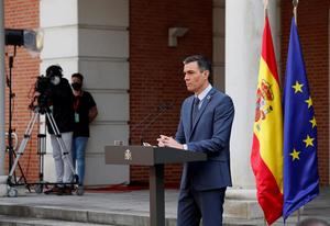 Sánchez respalda un mayor control europeo de la exportaciones de vacunas