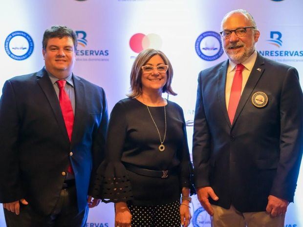 Gabriel Pascual, Antonia Subero y Carlos Elmudesi.