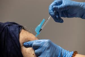 La vacuna de Pfizer genera menos anticuerpos contra la variante la india