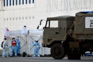 Japón detecta 40 nuevos casos de coronavirus en el crucero, 4 de ellos graves
